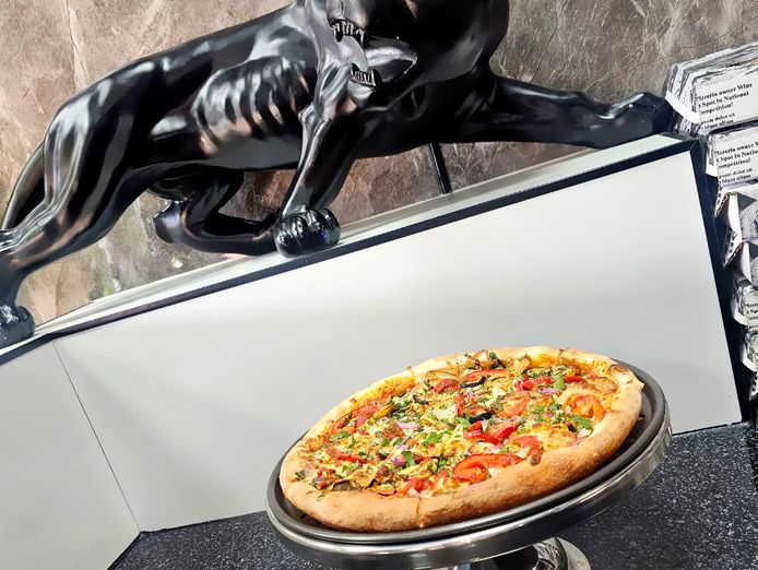 pizza-burger-takeaway-restaurant-fully-equipped-liquor-licensed-0