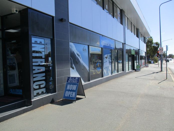 ski-snowboard-retail-rental-shop-0