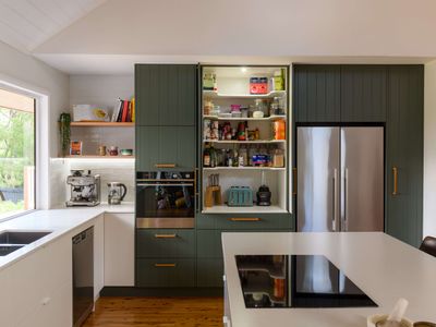 kitchen-cabinetry-design-business-prime-location-just-north-of-brisbane-cbd-8