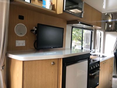 thriving-motorhome-rental-business-turnkey-profitable-established-4