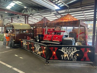 outstanding-food-truck-and-catering-business-0