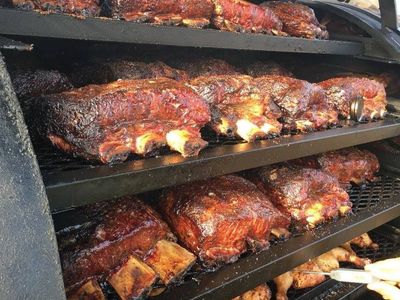 outstanding-food-truck-and-catering-business-3