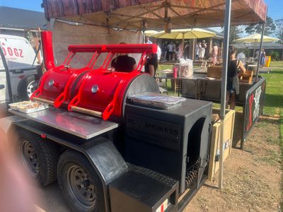 outstanding-food-truck-and-catering-business-5