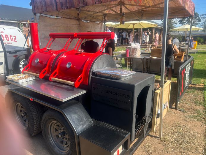 outstanding-food-truck-and-catering-business-5