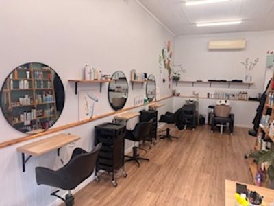 hairdressers-the-hair-room-2