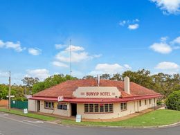A Rare Lifestyle Opportunity – Iconic Bunyip Hotel Business for Sale