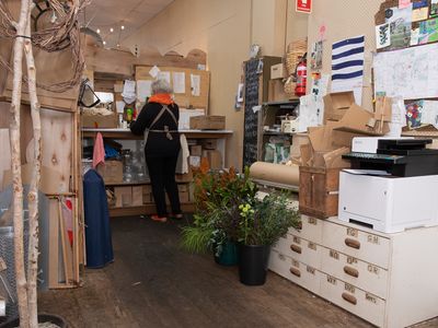 gray-street-flowers-corner-the-market-with-hamiltons-only-floristry-business-5