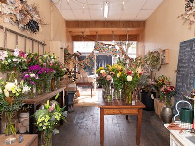 gray-street-flowers-corner-the-market-with-hamiltons-only-floristry-business-2