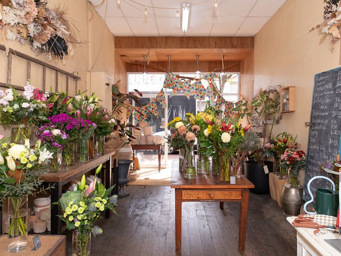 gray-street-flowers-corner-the-market-with-hamiltons-only-floristry-business-2