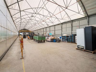 hydroponic-vegetable-crop-farm-land-buildings-amp-machinery-5