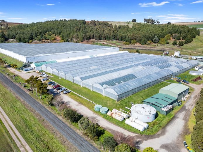 hydroponic-vegetable-crop-farm-land-buildings-amp-machinery-1