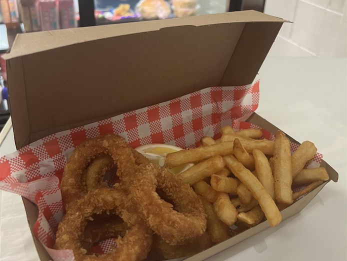 award-winning-take-away-fish-amp-chip-shop-high-traffic-spot-2