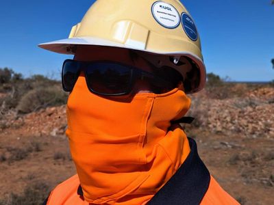 e-commerce-outdoor-workwear-brand-with-patented-one-of-a-kind-face-mask-5