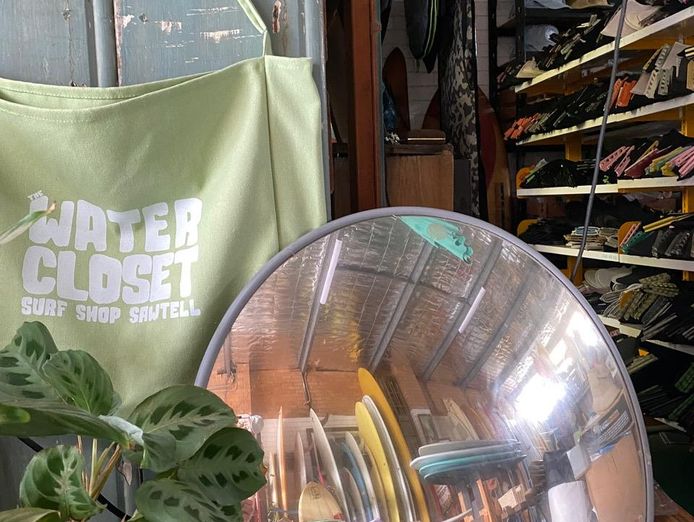 well-loved-and-established-old-school-surf-shop-3