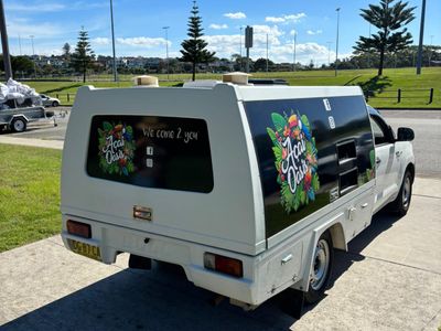 acai-oasis-mobile-food-truck-1