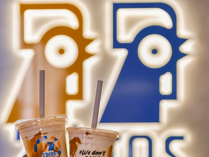 fast-growing-food-franchise-2-bros-opportunity-2