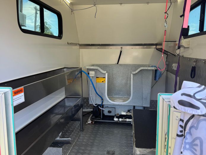 price-reduction-mobile-dog-wash-grooming-trailer-for-urgent-sale-7