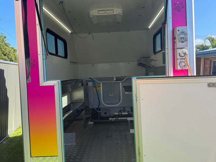 price-reduction-mobile-dog-wash-grooming-trailer-for-urgent-sale-4