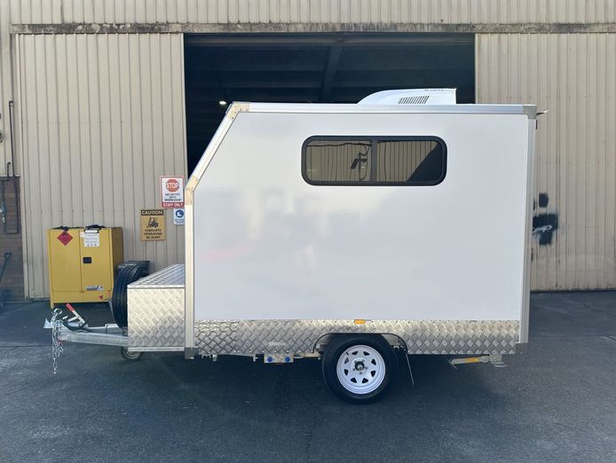 price-reduction-mobile-dog-wash-grooming-trailer-for-urgent-sale-0