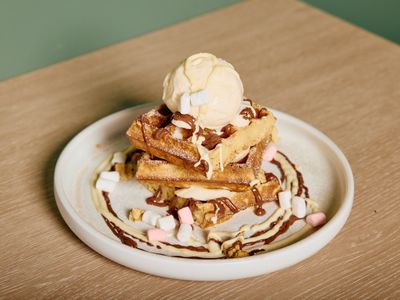cafe-dessert-and-cocktail-bar-licensed-0