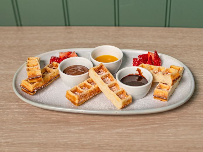 cafe-dessert-and-cocktail-bar-licensed-4