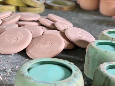 established-handmade-candle-concrete-homewares-business-7