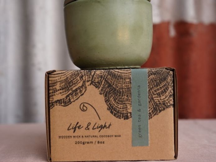 established-handmade-candle-concrete-homewares-business-0