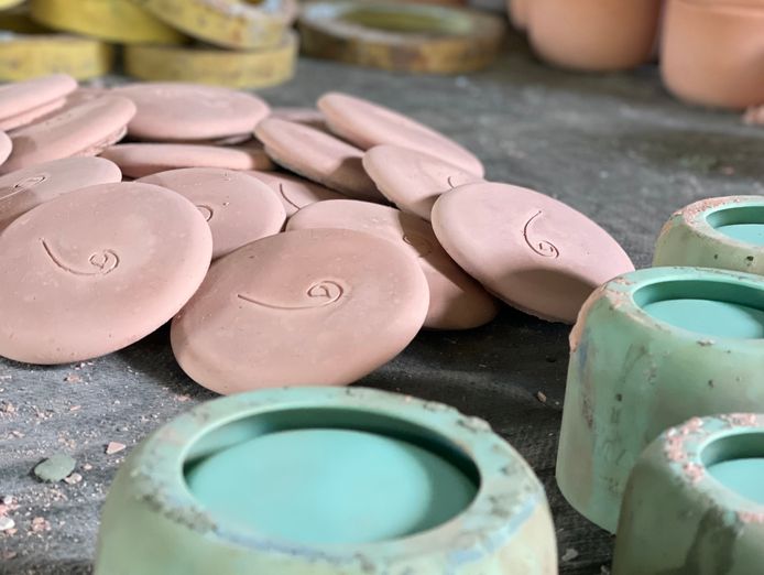 established-handmade-candle-concrete-homewares-business-7