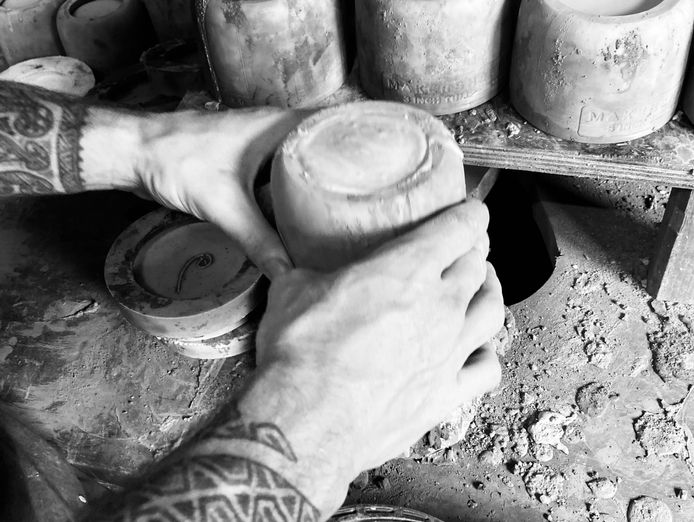 established-handmade-candle-concrete-homewares-business-8