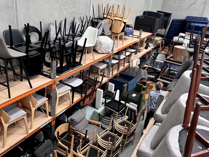 property-styling-furniture-35-house-lots-must-go-0