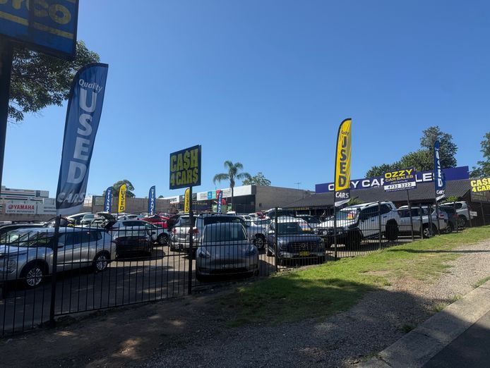 busy-used-car-dealership-9