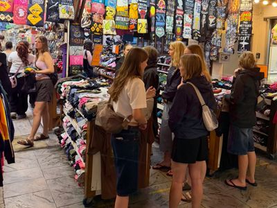 4-retail-shops-for-sale-cairns-night-markets-prime-location-1