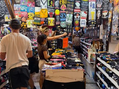 4-retail-shops-for-sale-cairns-night-markets-prime-location-2