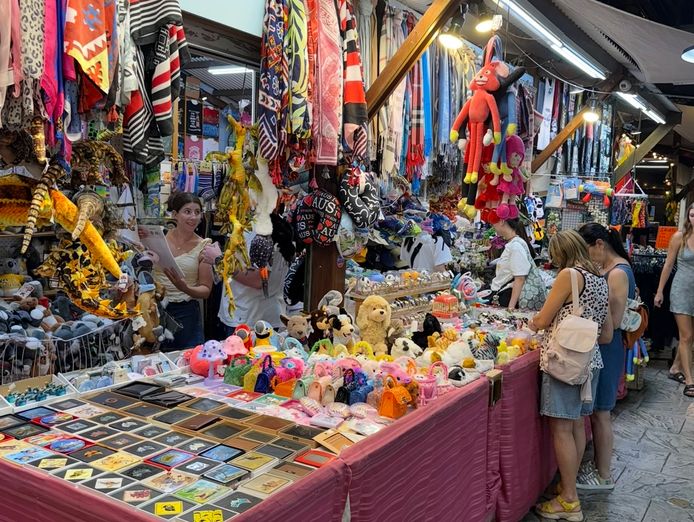 4-retail-shops-for-sale-cairns-night-markets-prime-location-5