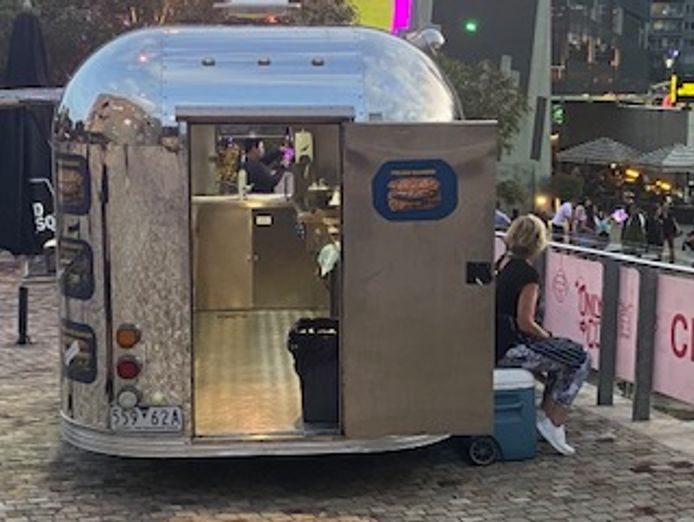 food-trailer-airstream-7