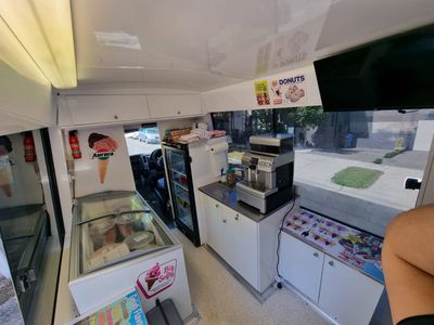 ice-cream-van-soft-serve-surf-swirl-3