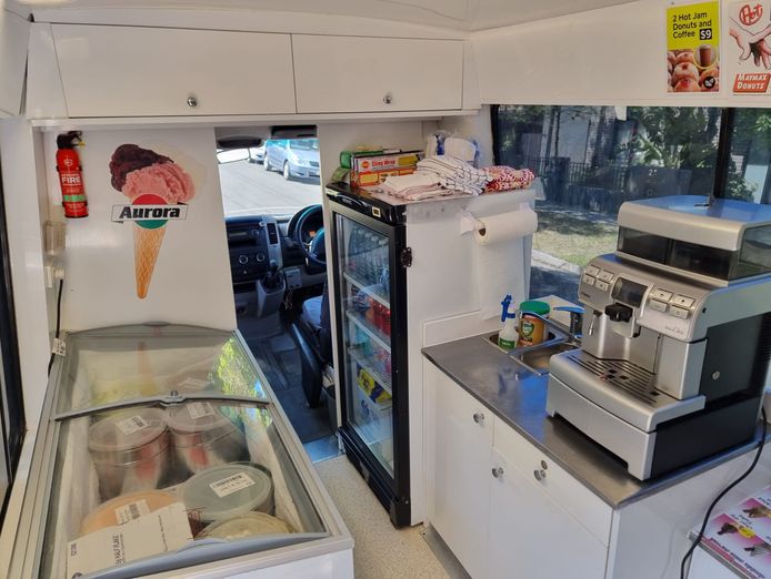 ice-cream-van-soft-serve-surf-swirl-4