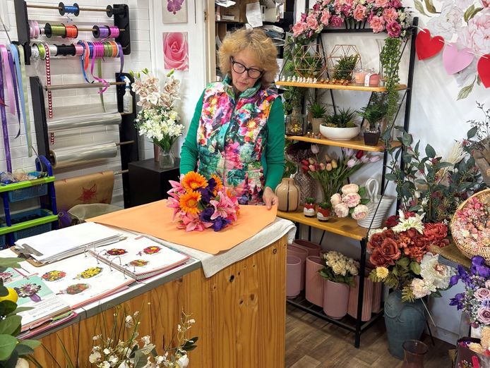 rare-opportunity-fully-equipped-florist-business-dubbo-1