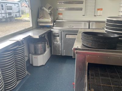 pizza-shop-food-truck-glengarry-4
