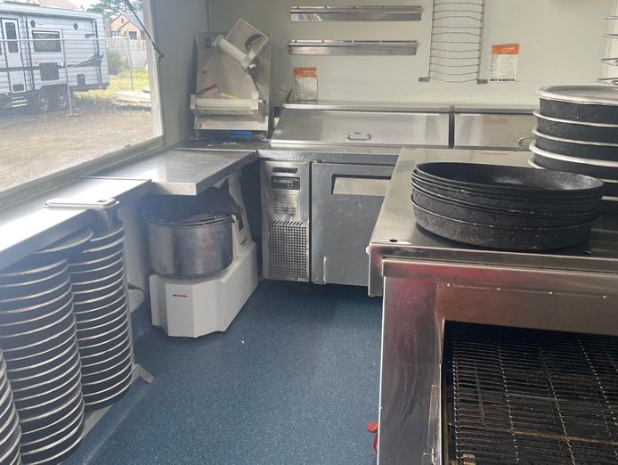 pizza-shop-food-truck-glengarry-4
