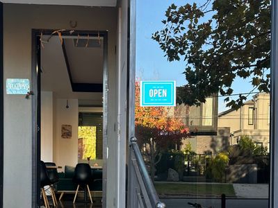 established-takeaway-cafe-prime-malvern-location-39-000-ono-1