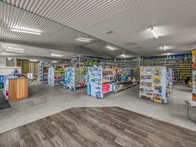 bucketts-building-supplies-services-profitable-fully-staffed-business-7