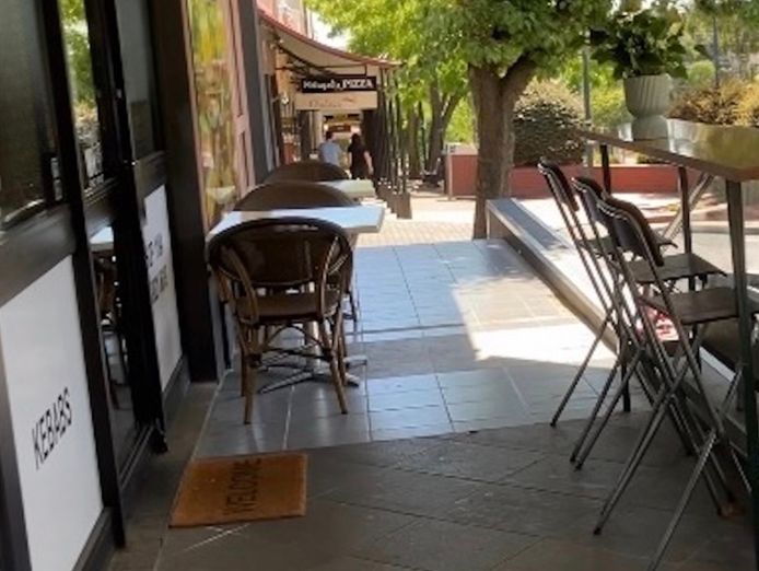 kebab-cafe-restaurant-in-shopping-center-4