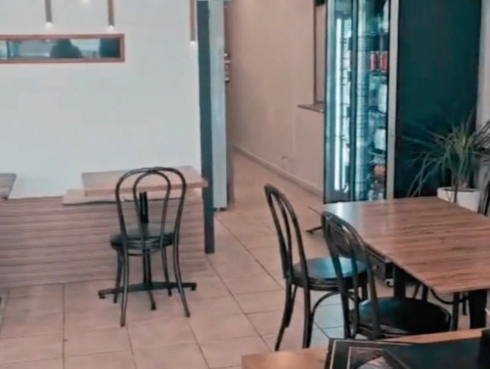 kebab-cafe-restaurant-in-shopping-center-6