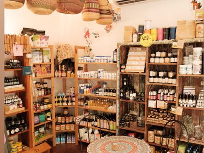 wholefoods-healthfood-store-and-cafe-3