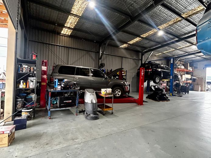 established-4x4-mechanical-fitout-business-for-sale-3