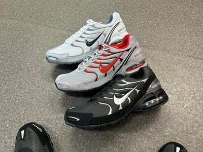 online-shoe-retailer-the-back-wall-for-sale-4