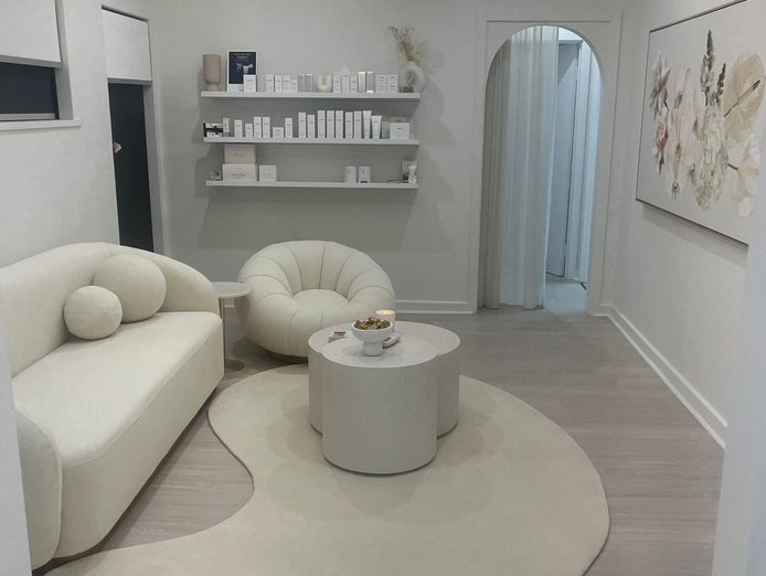 luxury-collective-beauty-space-wembley-location-plug-and-play-opportunity-4