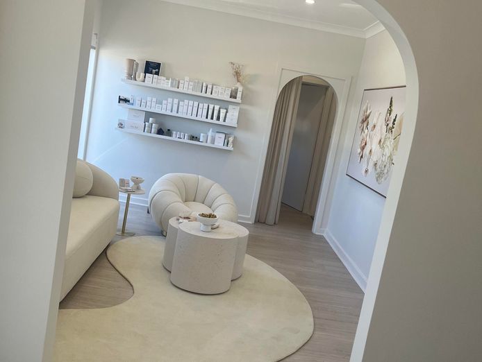 luxury-collective-beauty-space-wembley-location-plug-and-play-opportunity-2