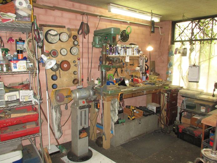 antique-and-vintage-lighting-restoration-business-1